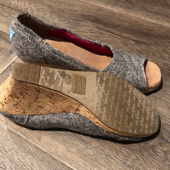 Toms - Picture 3 of 3